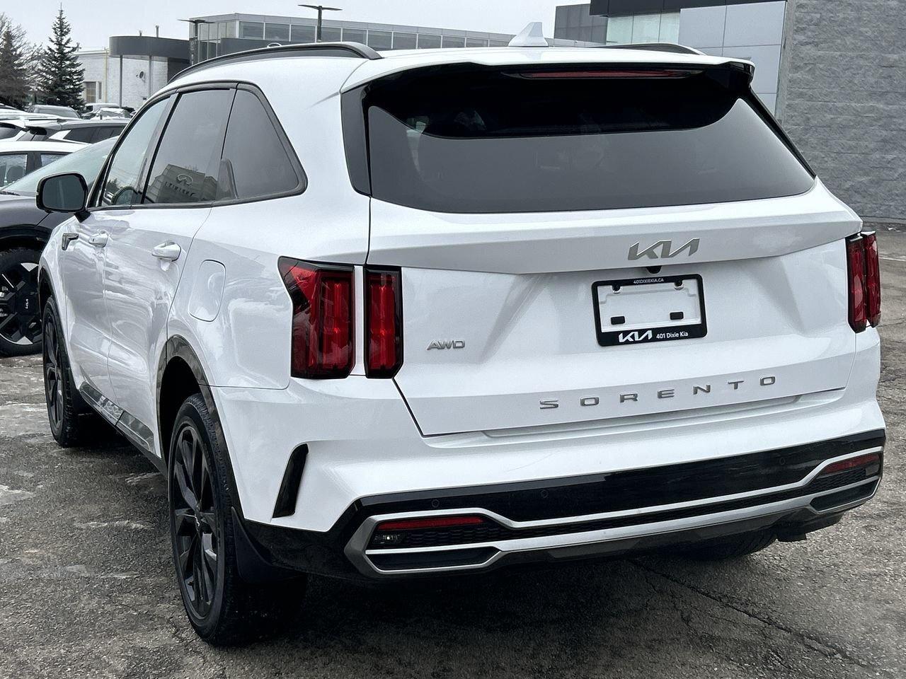 2022 Kia Sorento SX   Clean, Loaded, and Ready for the Road SUNROOF Photo