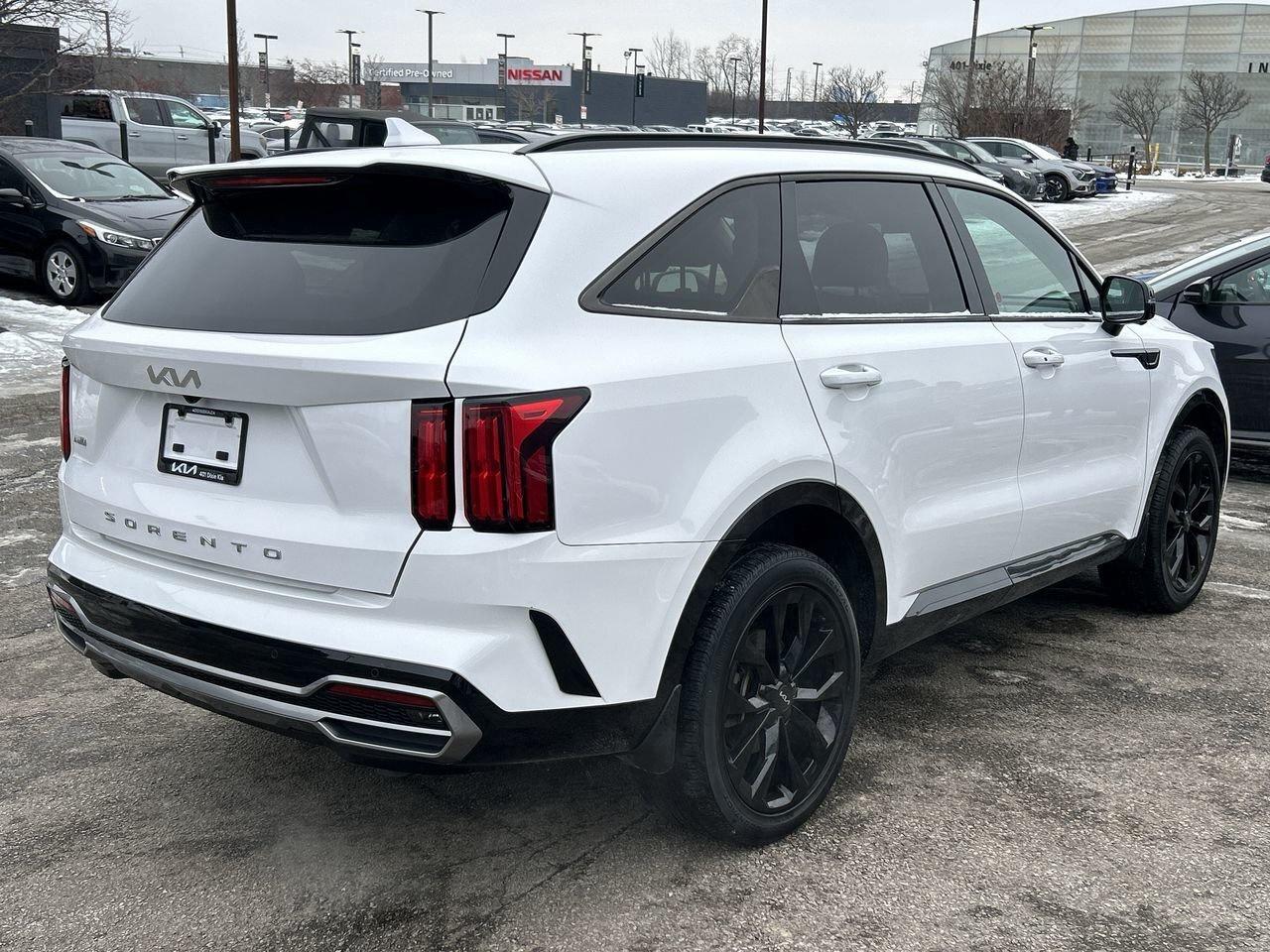 2022 Kia Sorento SX   Clean, Loaded, and Ready for the Road SUNROOF Photo