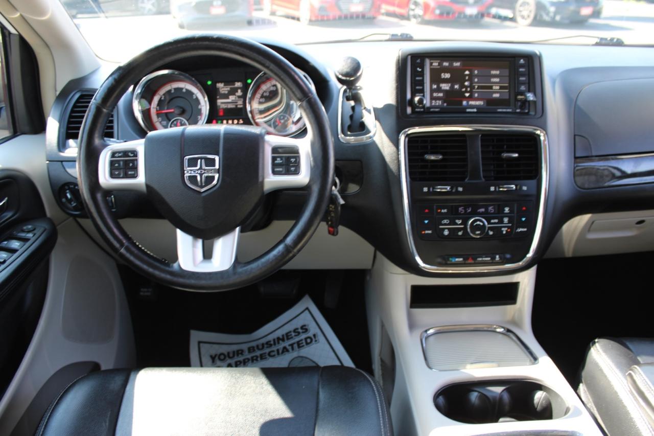 2016 Dodge Grand Caravan Crew Stow N Go 7 Passenger Leather Safety Certifie Photo
