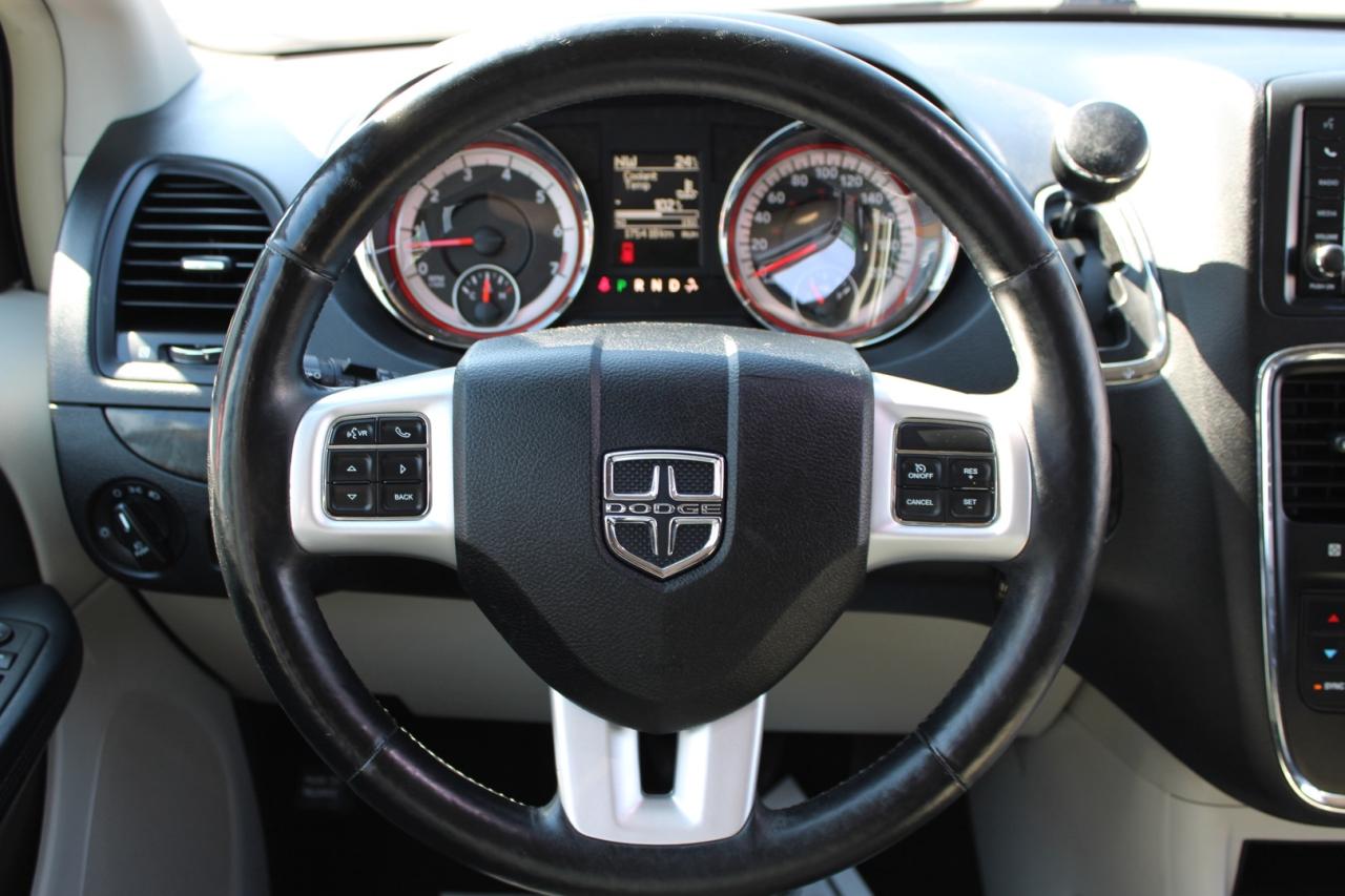 2016 Dodge Grand Caravan Crew Stow N Go 7 Passenger Leather Safety Certifie Photo