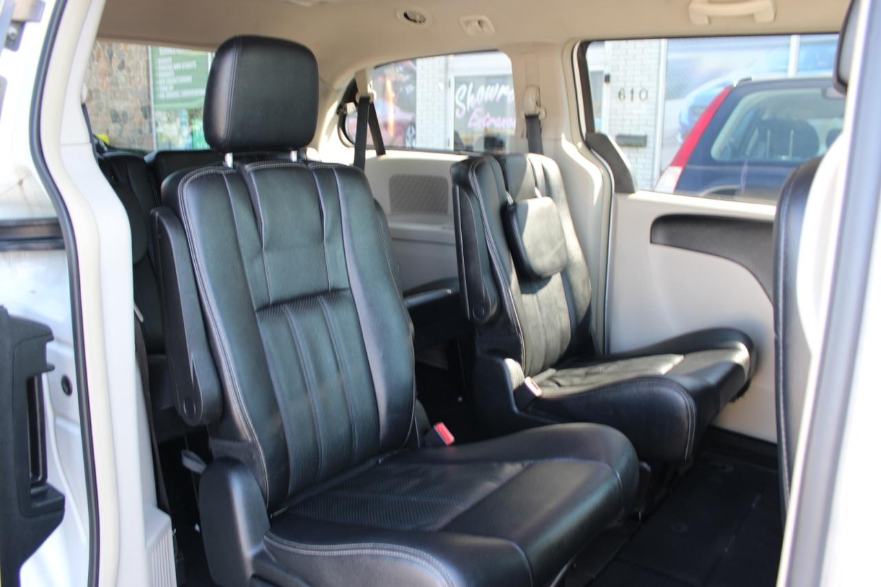 2016 Dodge Grand Caravan Crew Stow N Go 7 Passenger Leather Safety Certifie Photo