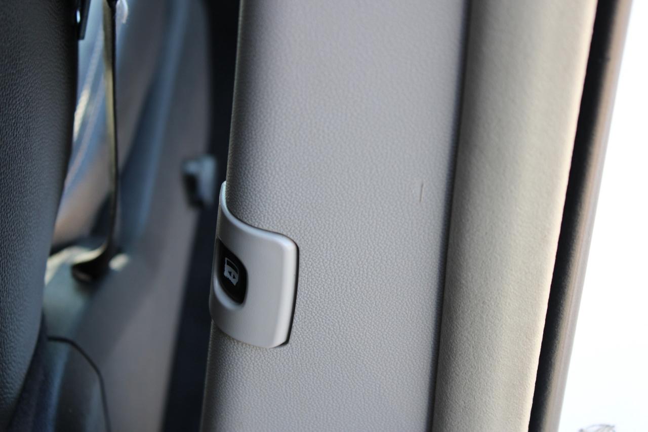 2016 Dodge Grand Caravan Crew Stow N Go 7 Passenger Leather Safety Certifie Photo