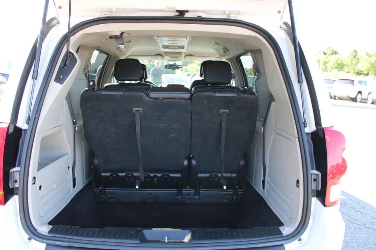 2016 Dodge Grand Caravan Crew Stow N Go 7 Passenger Leather Safety Certifie Photo
