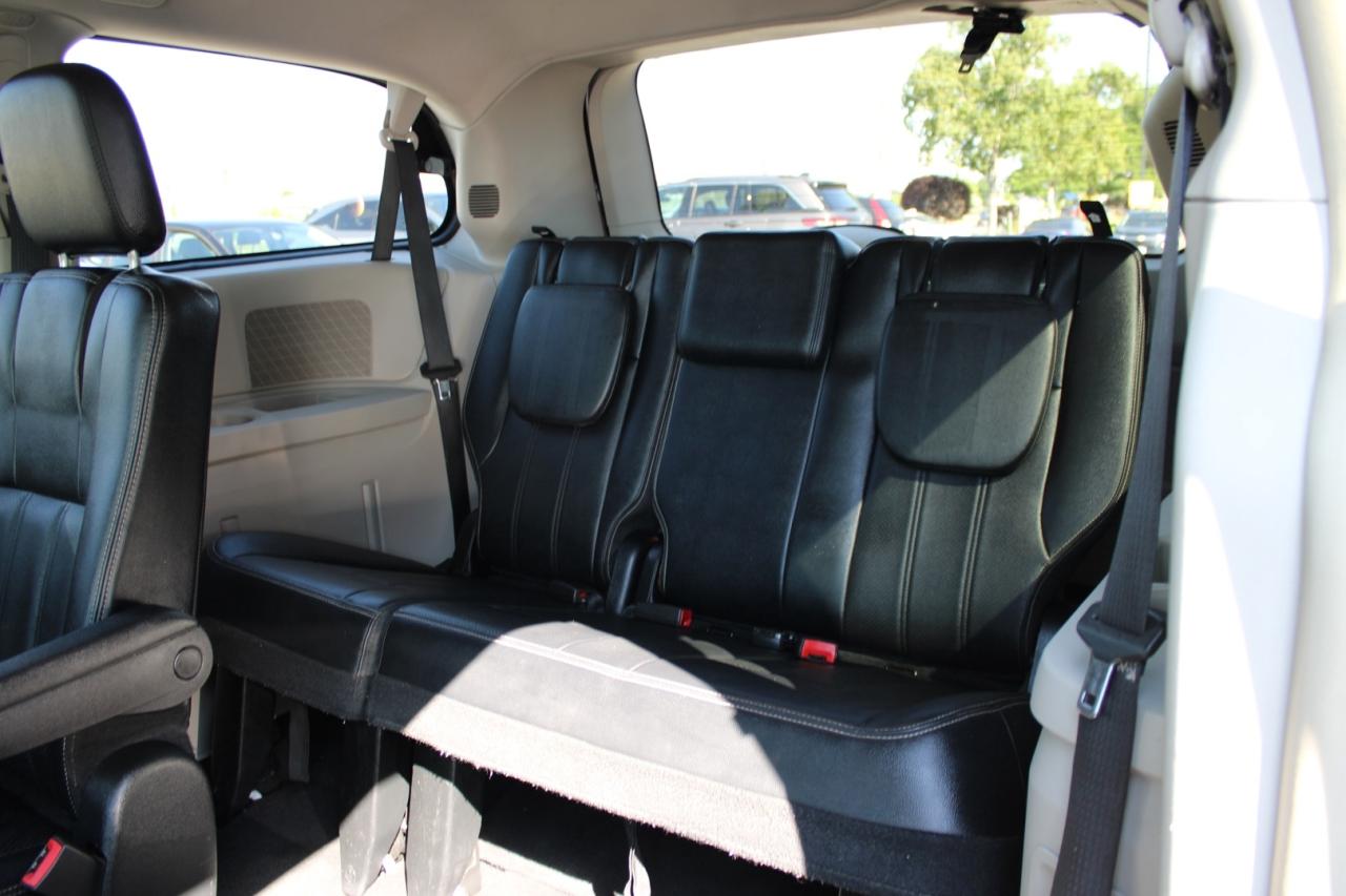 2016 Dodge Grand Caravan Crew Stow N Go 7 Passenger Leather Safety Certifie Photo