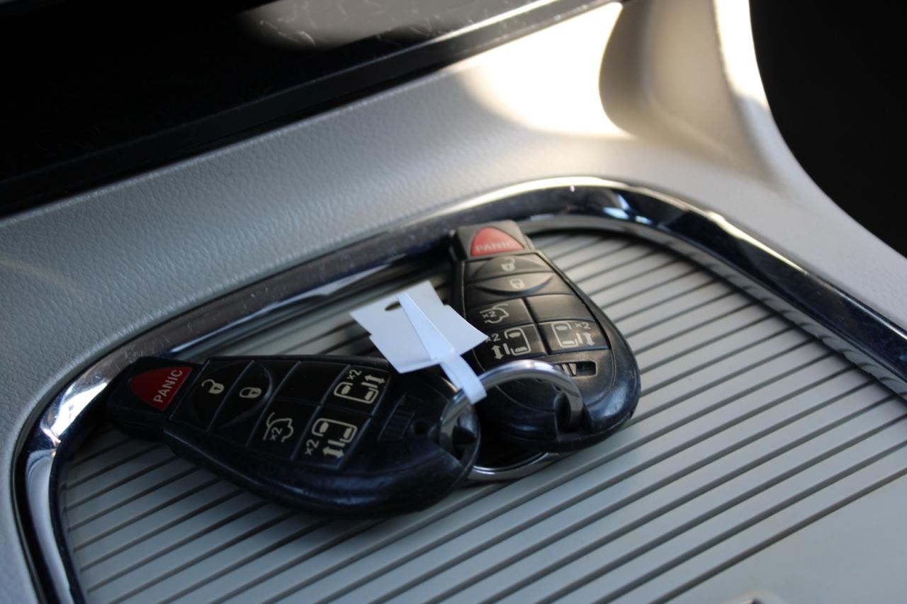 2016 Dodge Grand Caravan Crew Stow N Go 7 Passenger Leather Safety Certifie Photo