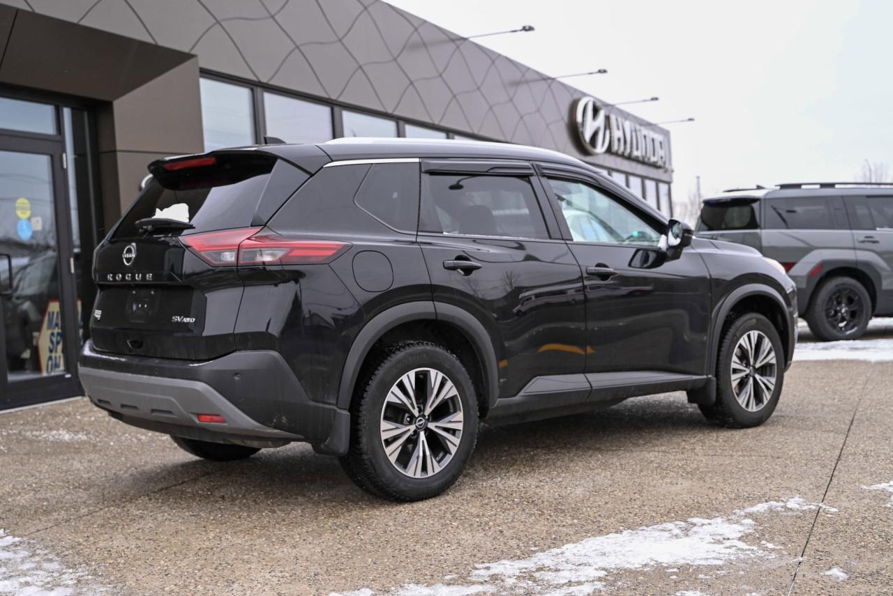 2022 Nissan Rogue SV Photo4
