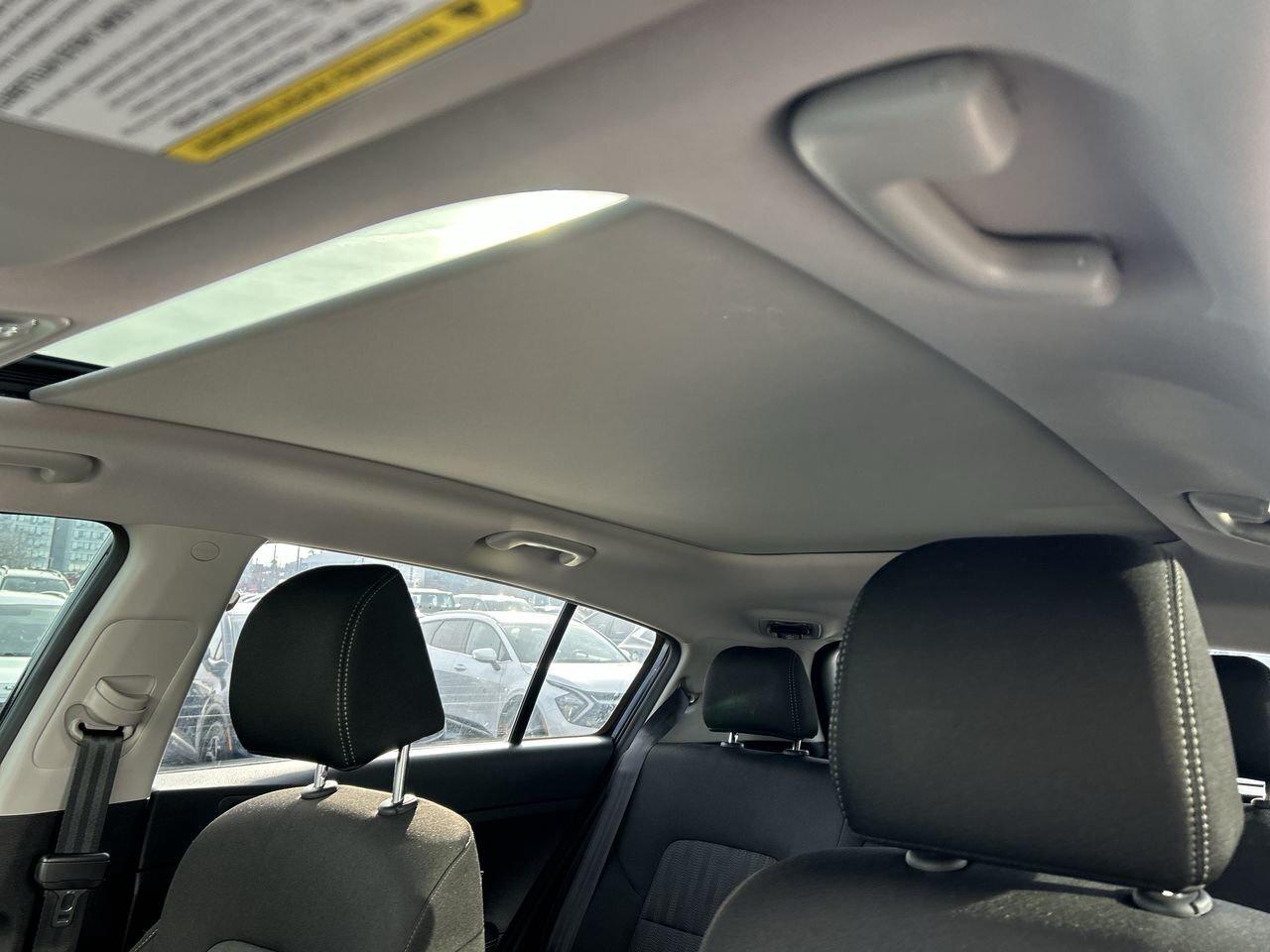 2022 Kia Sportage EX – Well-Maintained, Low Kilometres CERTIFIED   L Photo