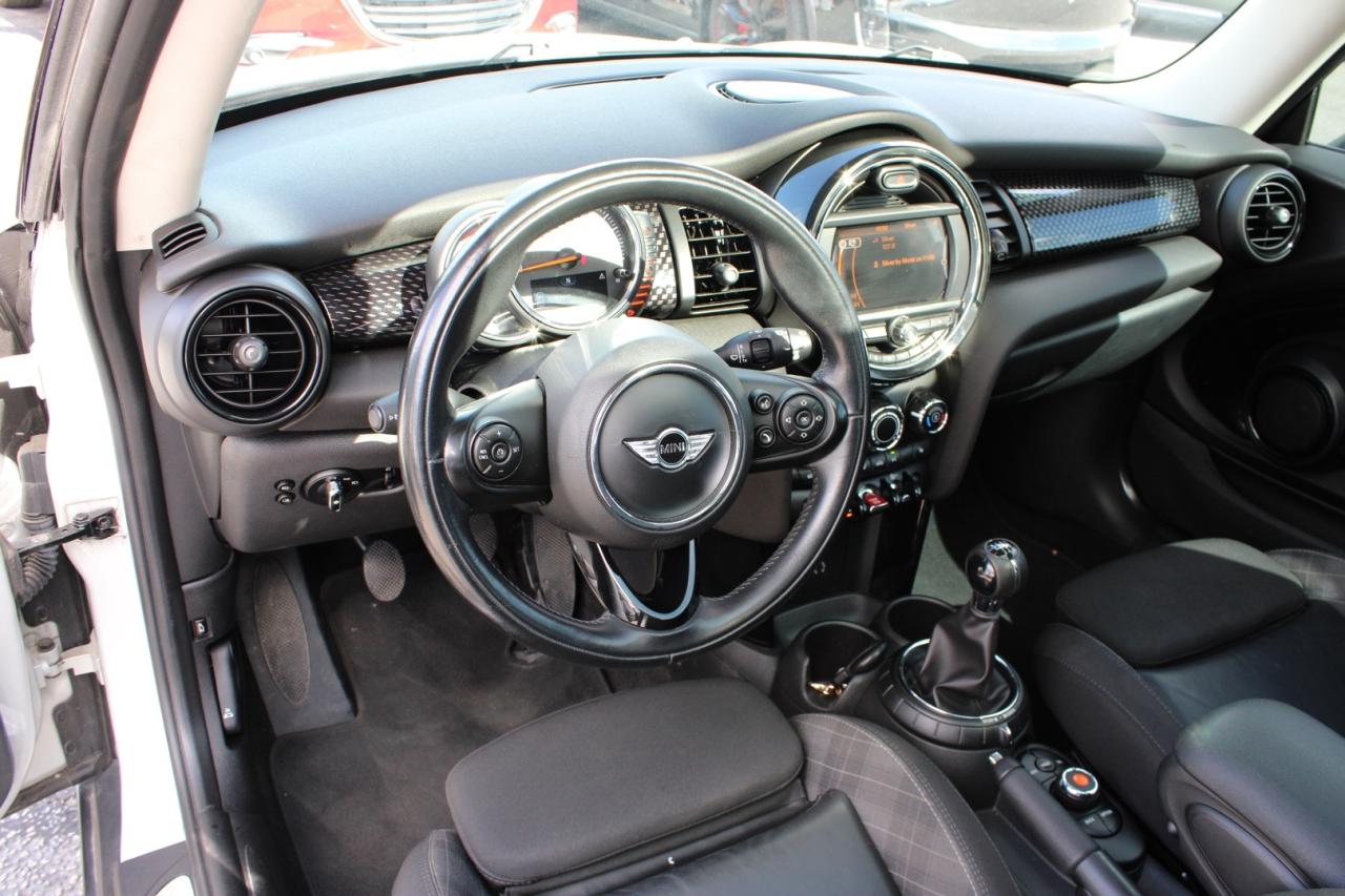 2017 MINI Cooper S 6 Speed Manual No Accident Sunroof $82/Weekly Ce Photo