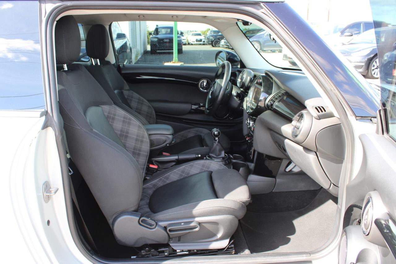 2017 MINI Cooper S 6 Speed Manual No Accident Sunroof $82/Weekly Ce Photo
