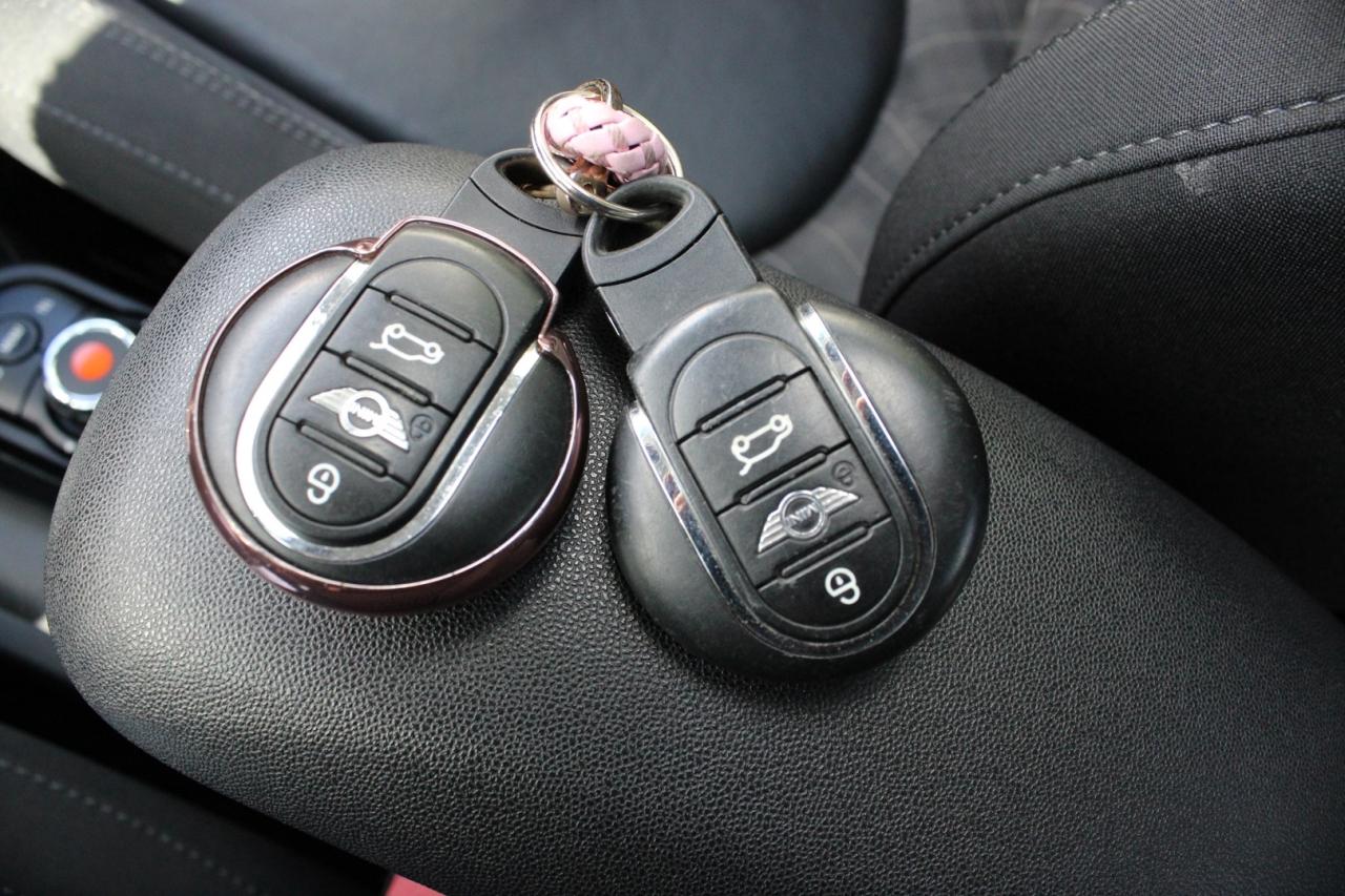 2017 MINI Cooper S 6 Speed Manual No Accident Sunroof $82/Weekly Ce Photo