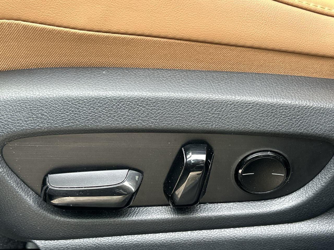 2025 Lexus UX UX 300h   Refined. Intelligent. Unmistakably Lexus Photo