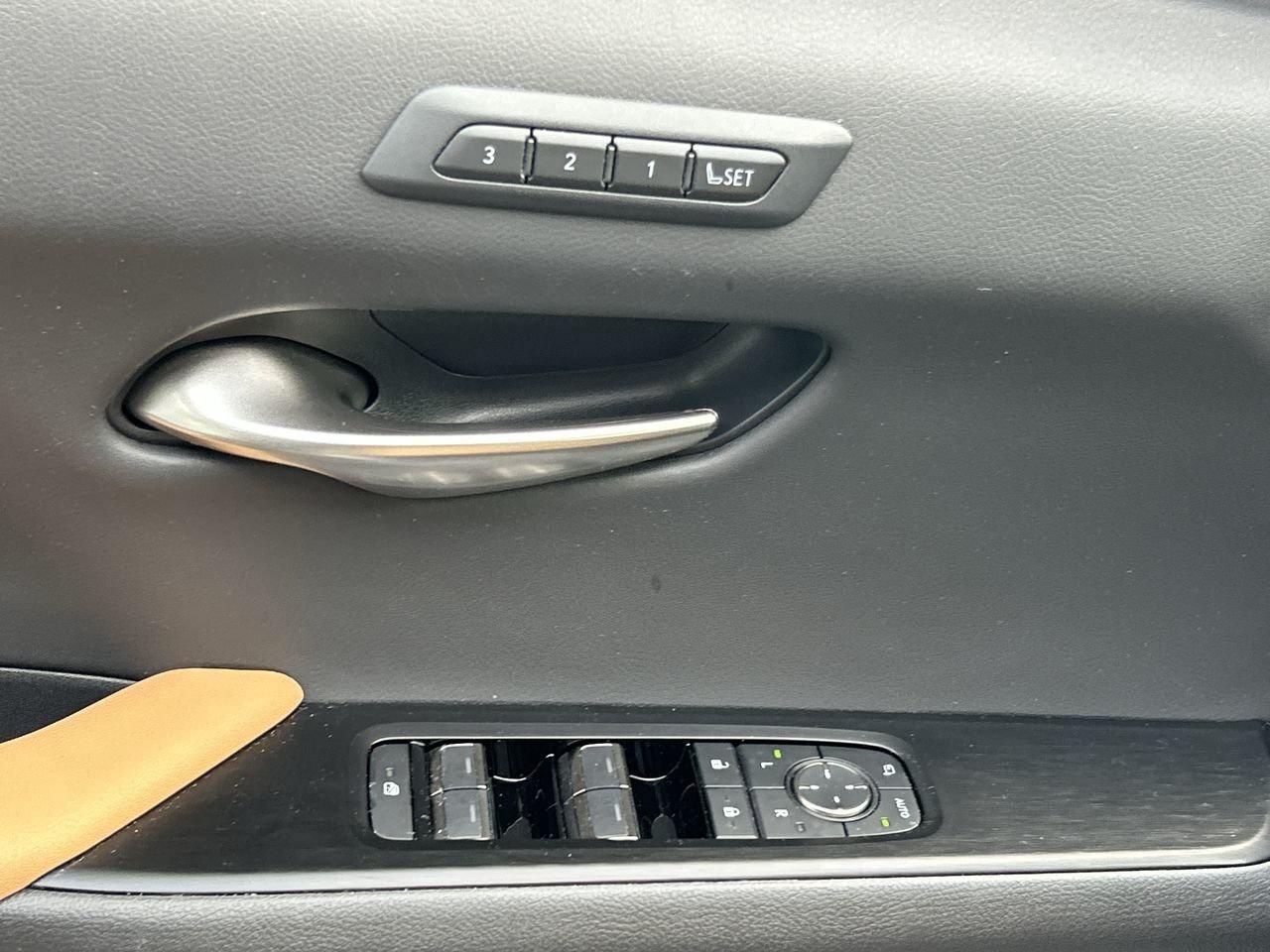 2025 Lexus UX UX 300h   Refined. Intelligent. Unmistakably Lexus Photo