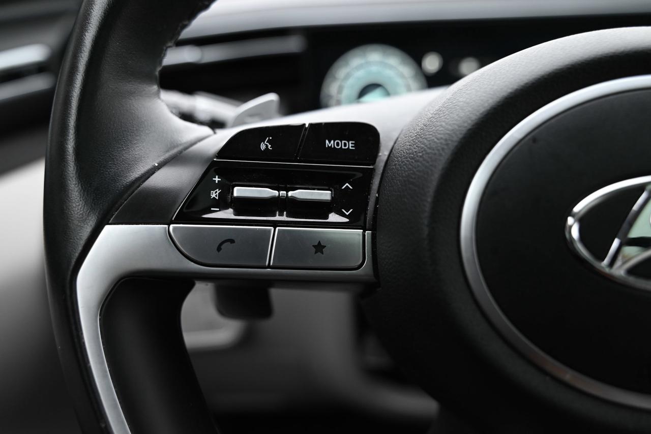 2023 Hyundai Tucson Hybrid 1- Owner/ Ultimate AWD/ Fully loaded! Photo