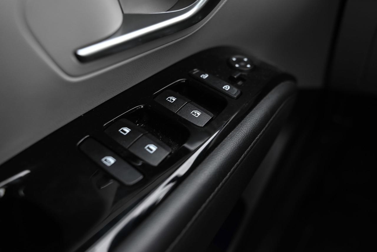 2023 Hyundai Tucson Hybrid 1- Owner/ Ultimate AWD/ Fully loaded! Photo