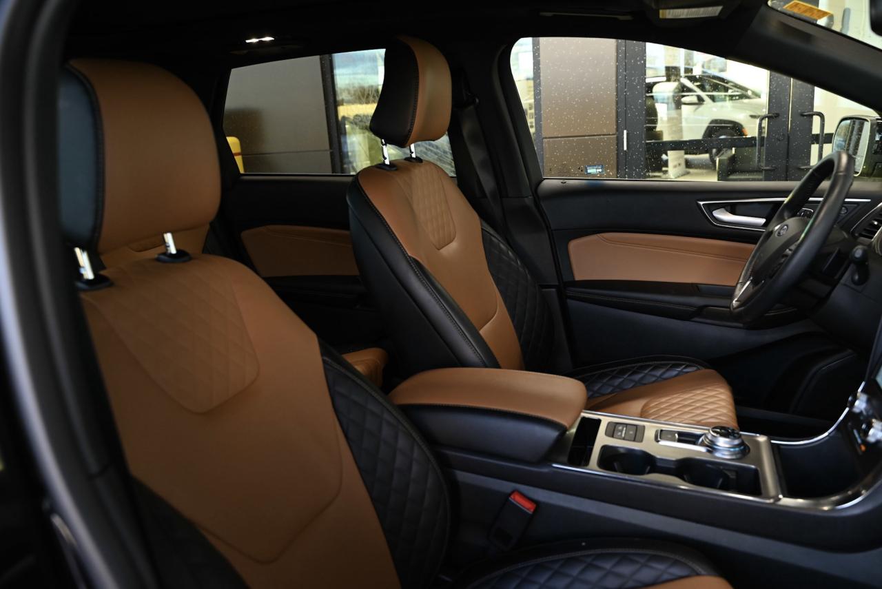 2024 Ford Edge Titanium/ AWD/ Fully Loaded/ Navigation Photo