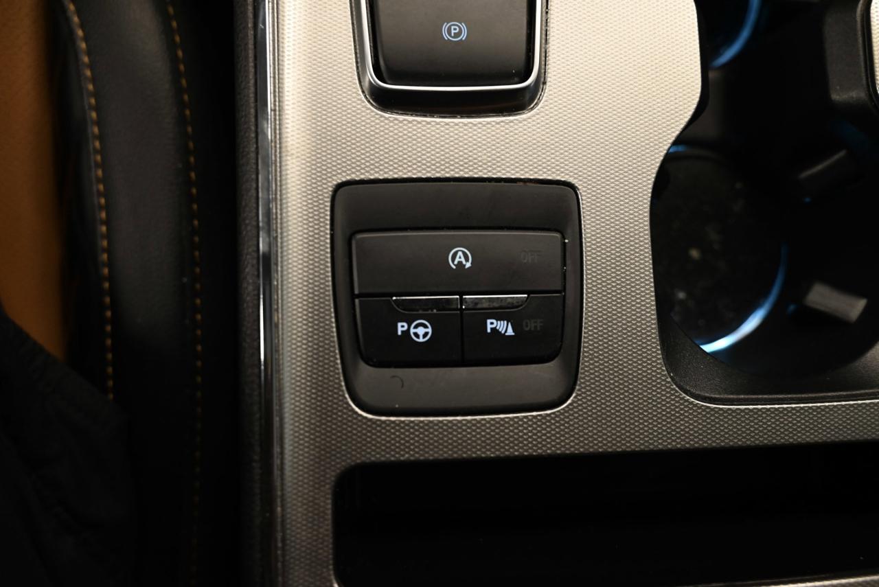 2024 Ford Edge Titanium/ AWD/ Fully Loaded/ Navigation Photo