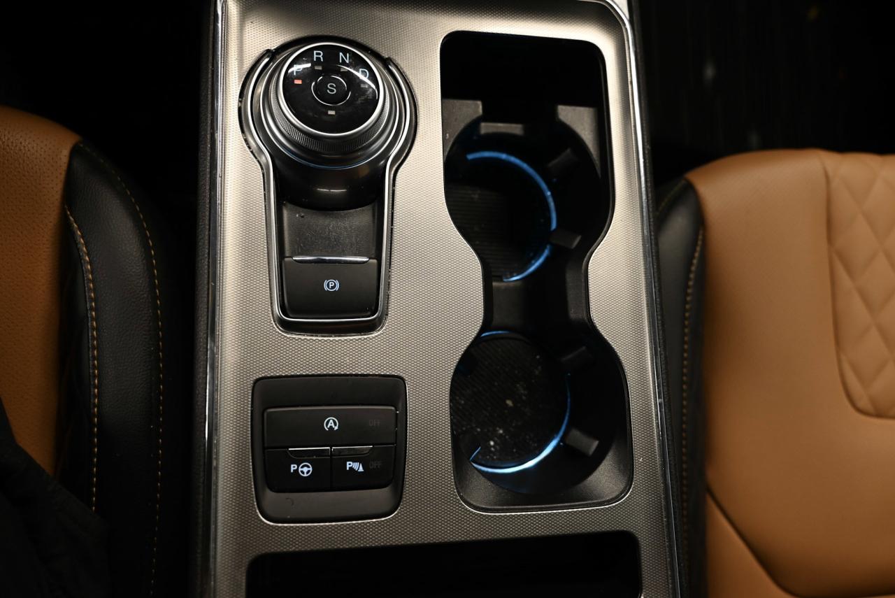 2024 Ford Edge Titanium/ AWD/ Fully Loaded/ Navigation Photo