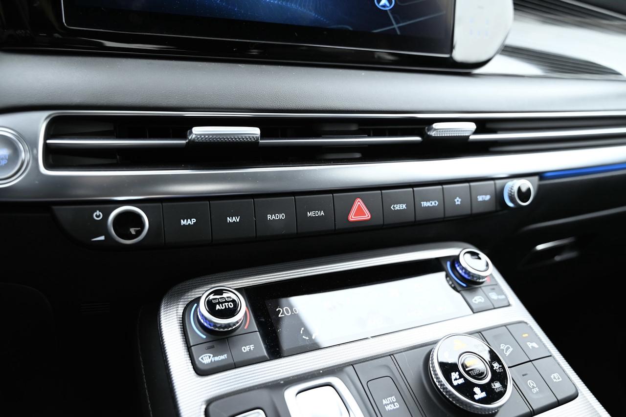 2025 Hyundai PALISADE / 1-OWNER Ultimate Calligraphy 7-Passenger Photo