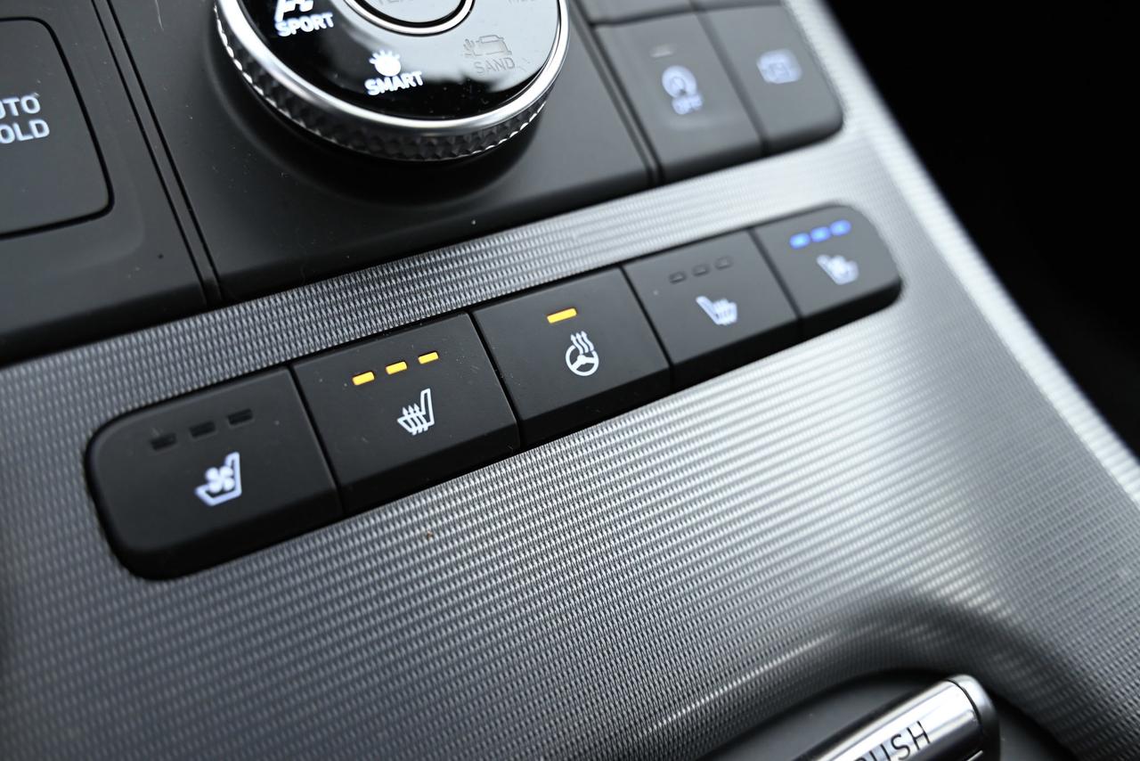 2025 Hyundai PALISADE / 1-OWNER Ultimate Calligraphy 7-Passenger Photo