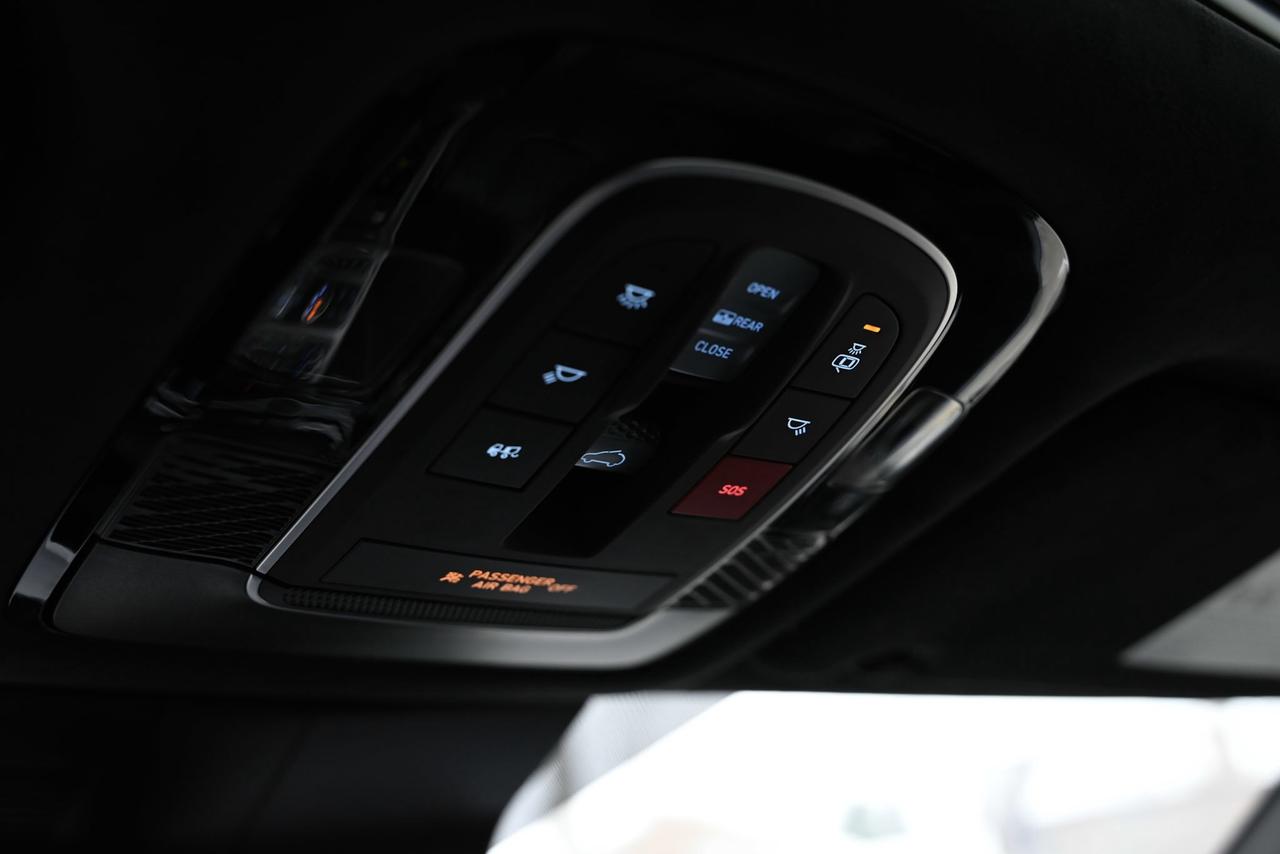 2025 Hyundai PALISADE / 1-OWNER Ultimate Calligraphy 7-Passenger Photo