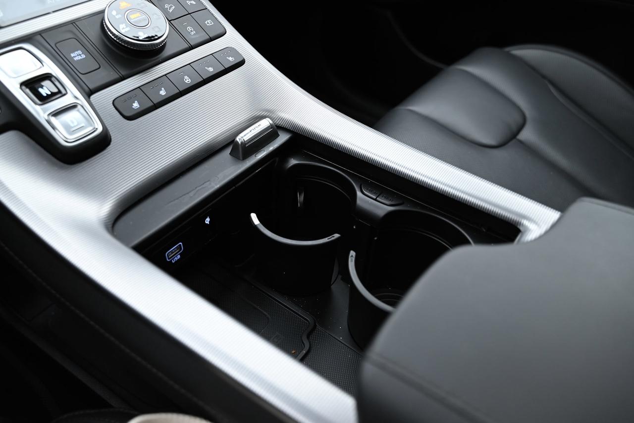 2025 Hyundai PALISADE / 1-OWNER Ultimate Calligraphy 7-Passenger Photo