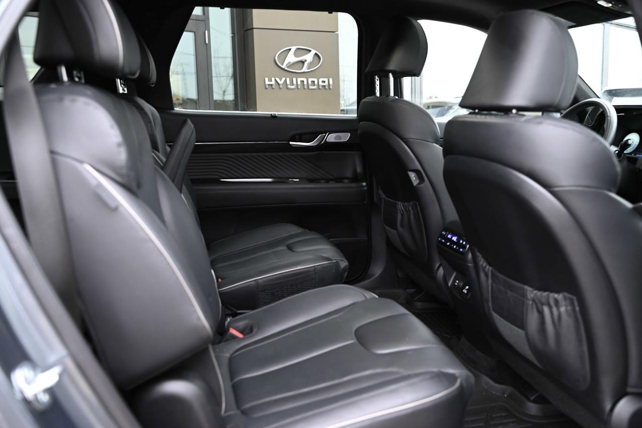 2025 Hyundai PALISADE / 1-OWNER Ultimate Calligraphy 7-Passenger Photo