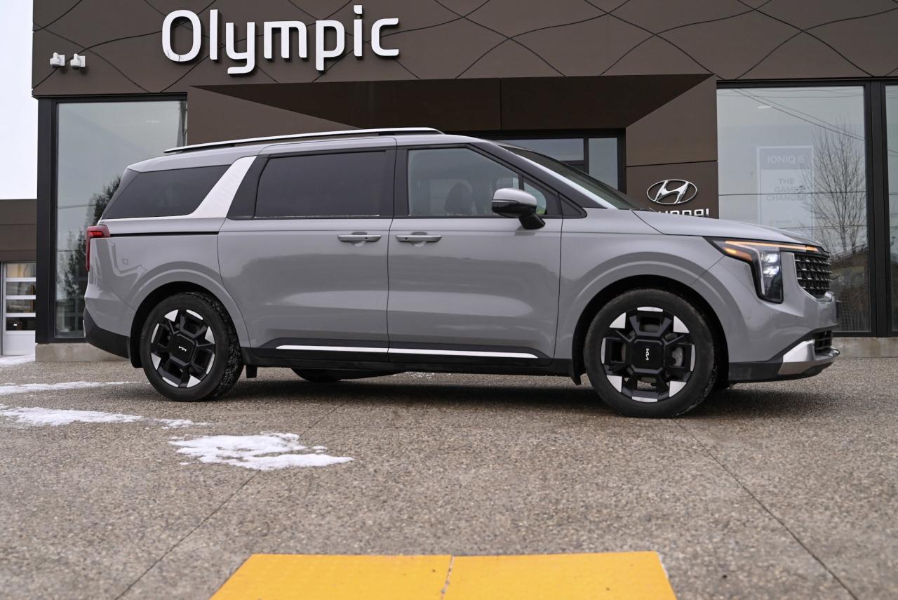 2025 Kia Carnival 8 RIDER/ EX PKG/ Power Doors/ Fully loaded/ Leathe Photo