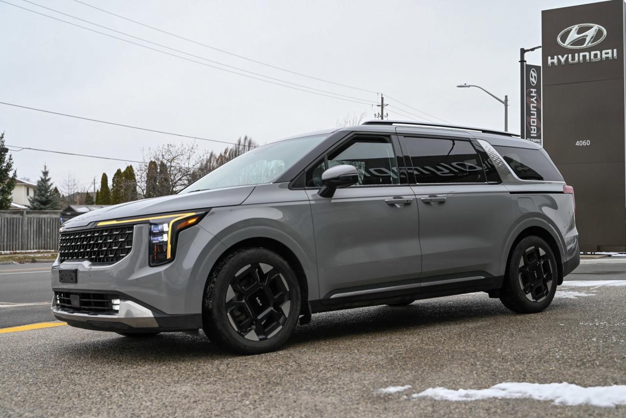 2025 Kia Carnival 8 RIDER/ EX PKG/ Power Doors/ Fully loaded/ Leathe Photo3