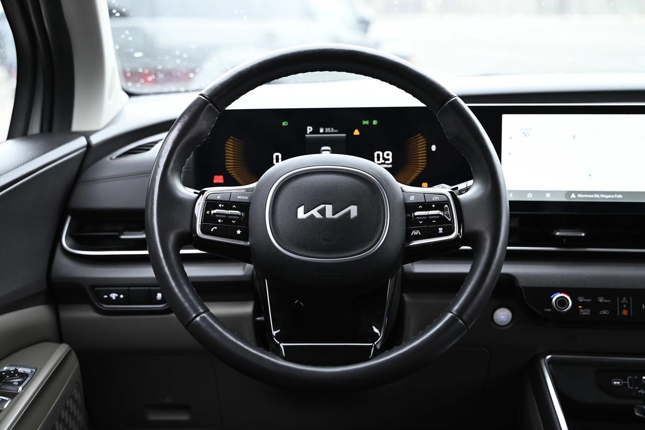 2025 Kia Carnival 8 RIDER/ EX PKG/ Power Doors/ Fully loaded/ Leathe Photo