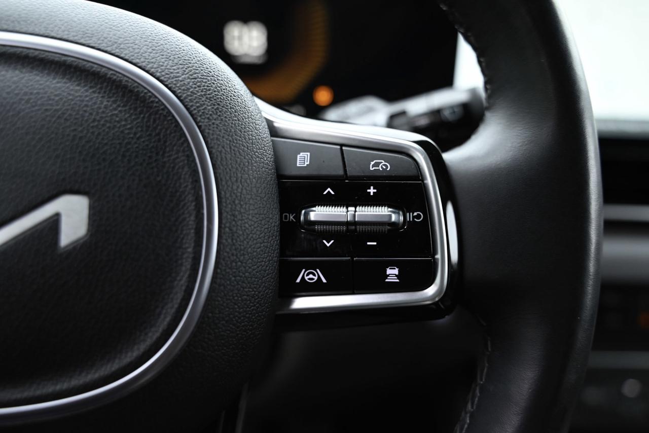 2025 Kia Carnival 8 RIDER/ EX PKG/ Power Doors/ Fully loaded/ Leathe Photo