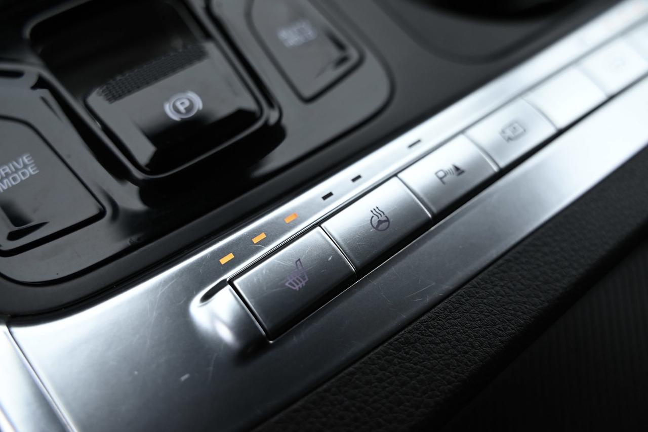 2025 Kia Carnival 8 RIDER/ EX PKG/ Power Doors/ Fully loaded/ Leathe Photo