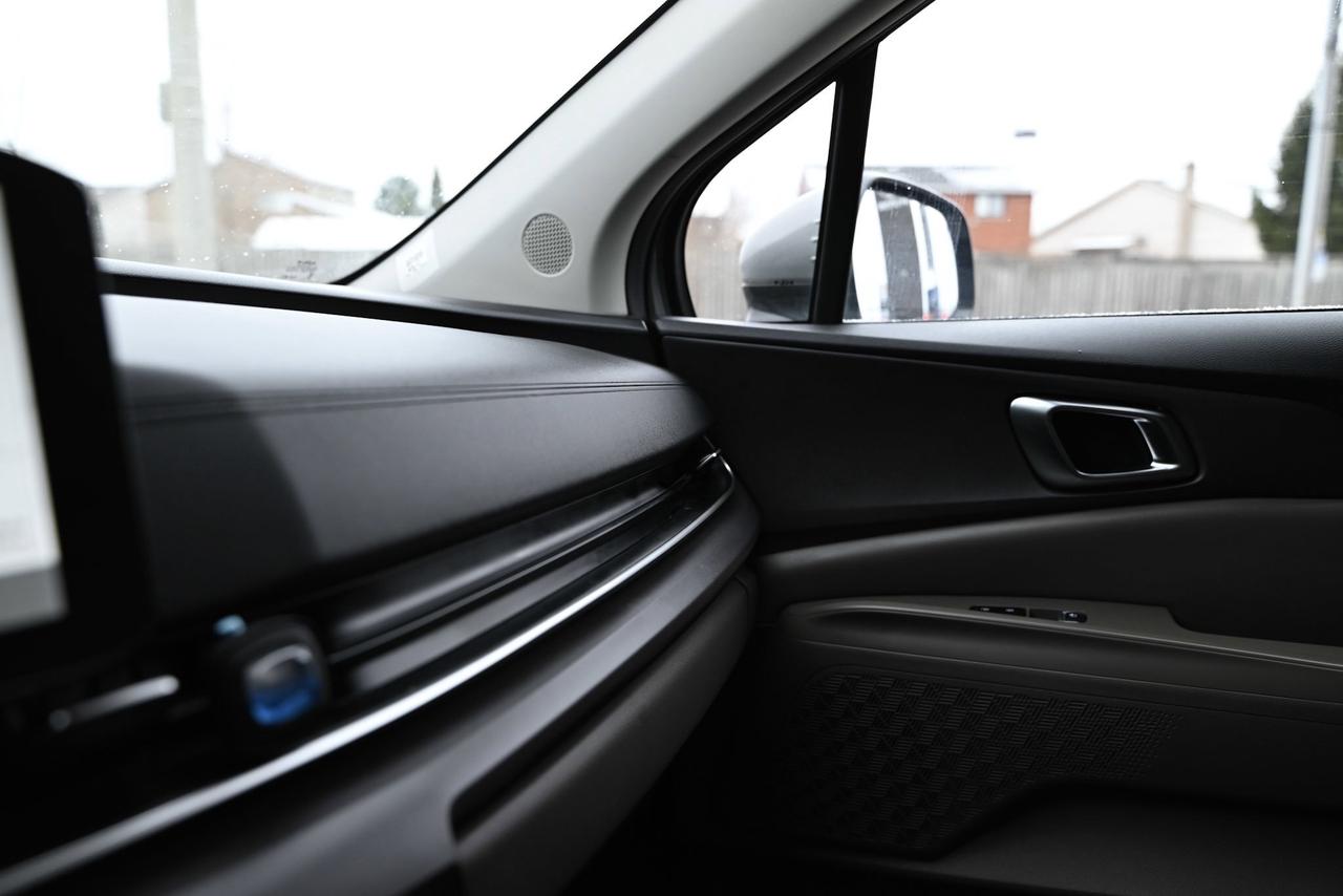 2025 Kia Carnival 8 RIDER/ EX PKG/ Power Doors/ Fully loaded/ Leathe Photo