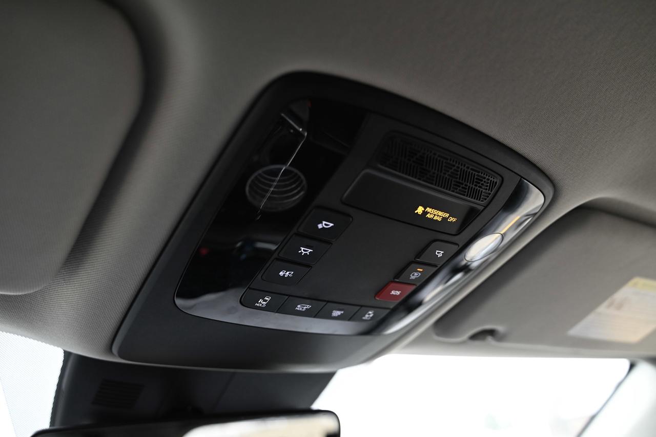 2025 Kia Carnival 8 RIDER/ EX PKG/ Power Doors/ Fully loaded/ Leathe Photo