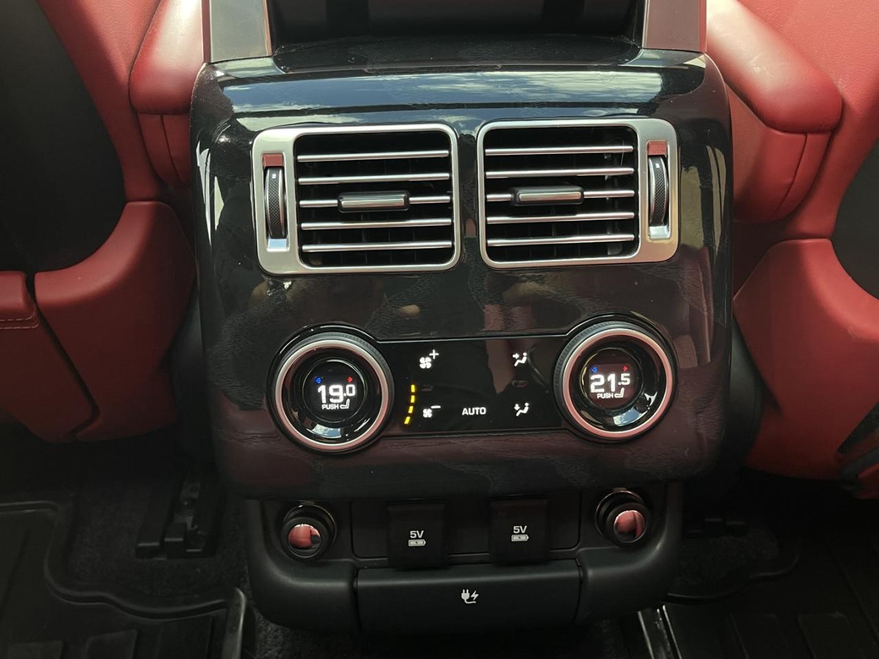 2020 Land Rover Range Rover P525 Autobiography Pearl White with Red Leather Fu Photo