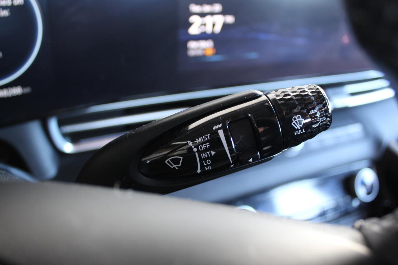 2023 Hyundai Elantra Hybrid Luxury / 1-Owner/ Fully certified/ Photo