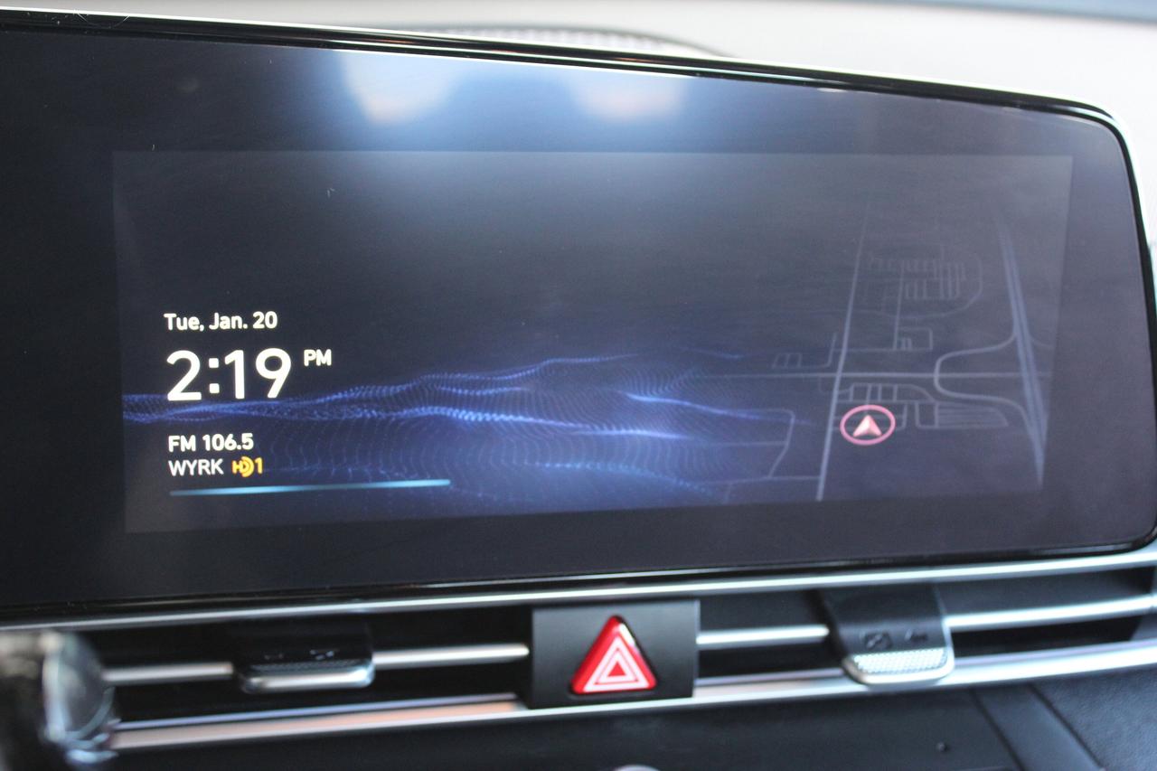 2023 Hyundai Elantra Hybrid Luxury / 1-Owner/ Fully certified/ Photo