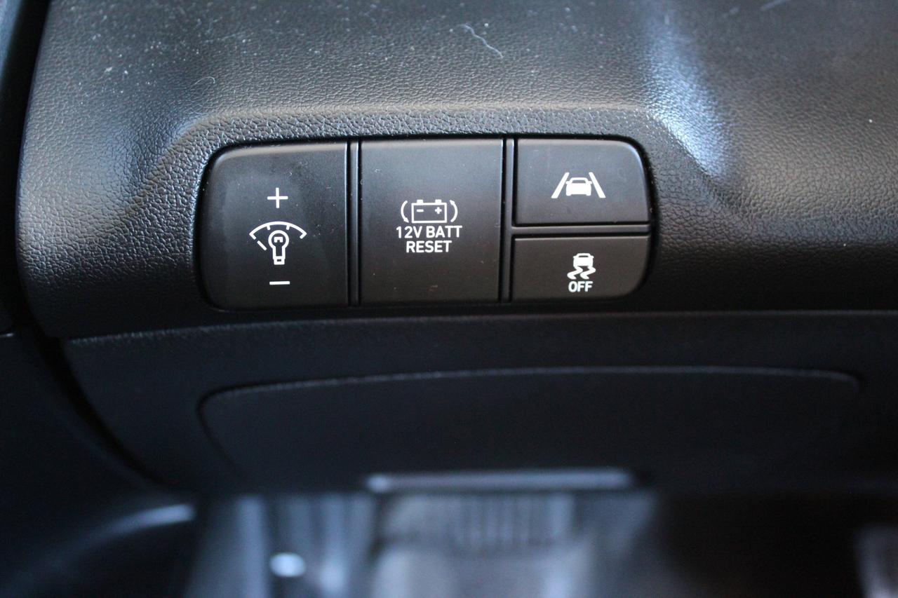 2023 Hyundai Elantra Hybrid Luxury / 1-Owner/ Fully certified/ Photo