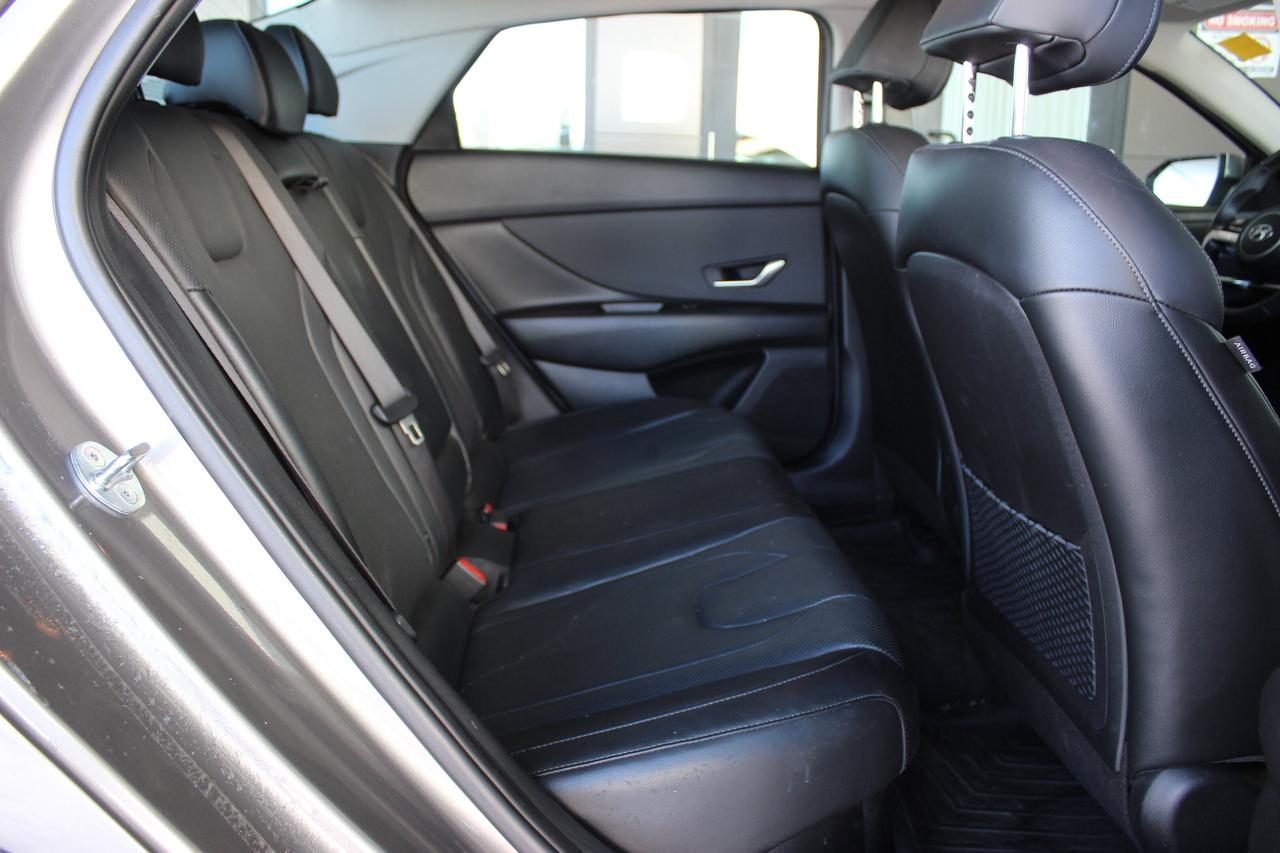 2023 Hyundai Elantra Hybrid Luxury / 1-Owner/ Fully certified/ Photo