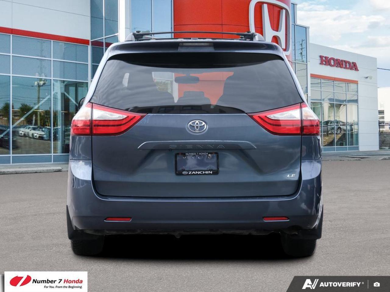 2016 Toyota Sienna LE Photo