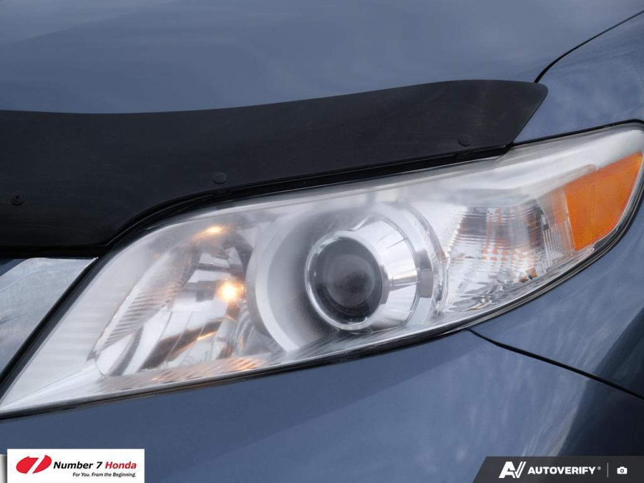 2016 Toyota Sienna LE Photo