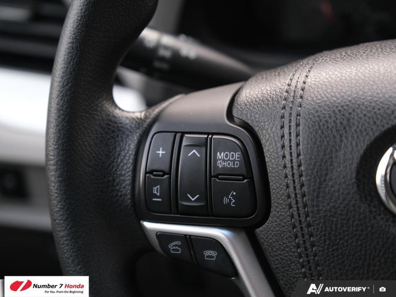 2016 Toyota Sienna LE Photo