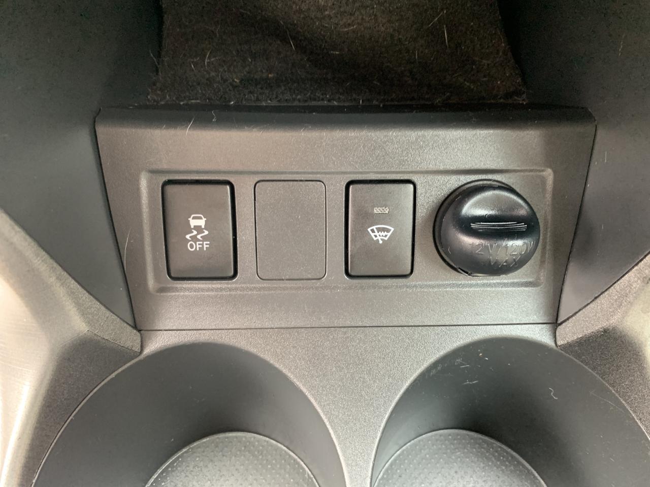 2010 Toyota RAV4 4 DOOR / AUTOMATIC/ ONLY 173418 KMS !!!!!! Photo