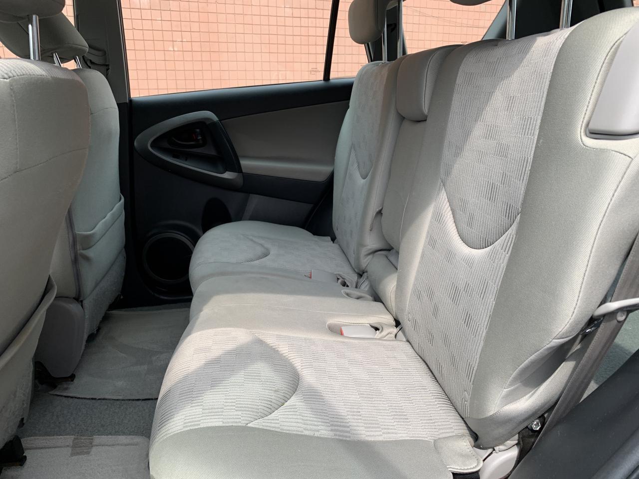 2010 Toyota RAV4 4 DOOR / AUTOMATIC/ ONLY 173418 KMS !!!!!! Photo