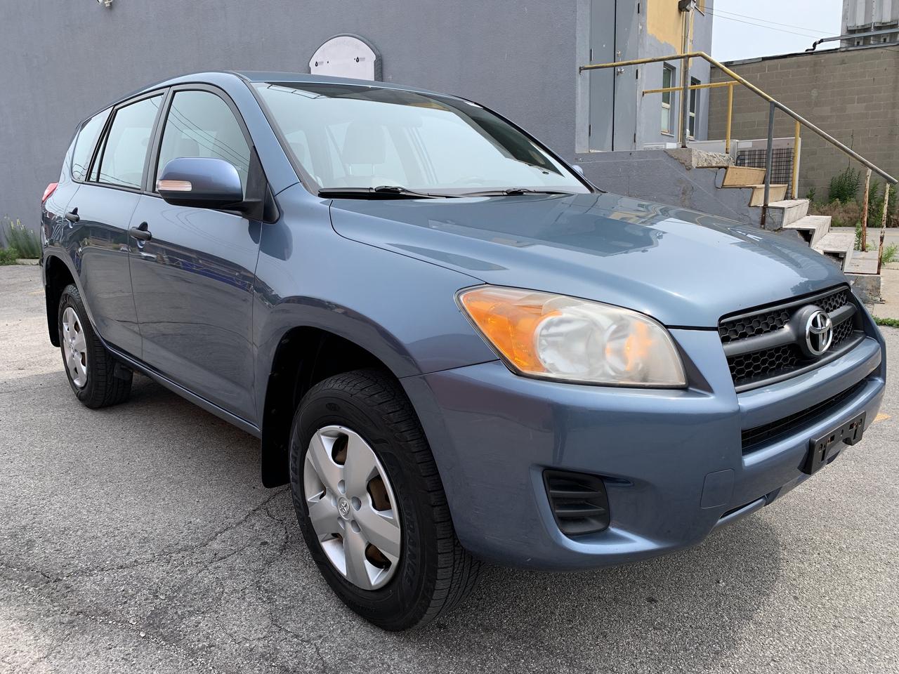 2010 Toyota RAV4 4 DOOR / AUTOMATIC/ ONLY 173418 KMS !!!!!! Photo