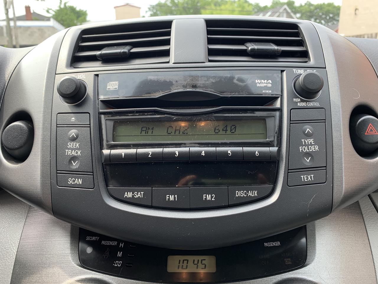 2010 Toyota RAV4 4 DOOR / AUTOMATIC/ ONLY 173418 KMS !!!!!! Photo