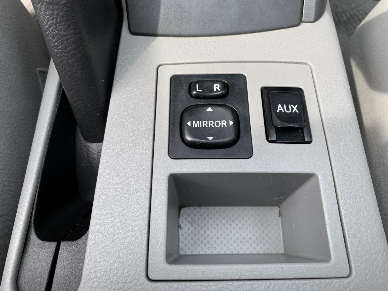 2010 Toyota RAV4 4 DOOR / AUTOMATIC/ ONLY 173418 KMS !!!!!! Photo