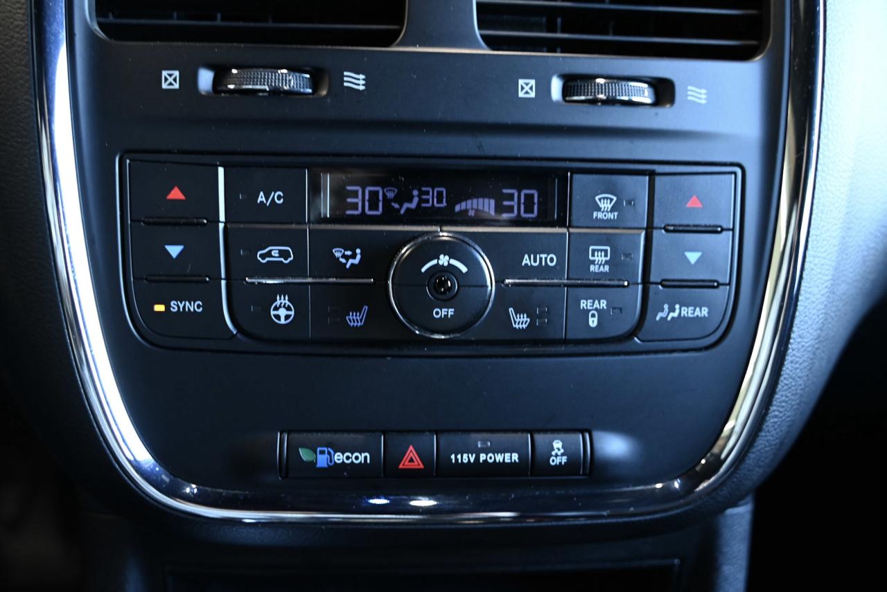 2017 Dodge Grand Caravan GT/ Leather/ Rear heat and A/C/ fully loaded/ 7 Se Photo