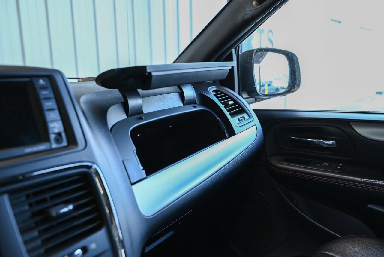 2017 Dodge Grand Caravan GT/ Leather/ Rear heat and A/C/ fully loaded/ 7 Se Photo