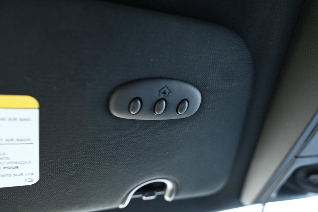 2017 Dodge Grand Caravan GT/ Leather/ Rear heat and A/C/ fully loaded/ 7 Se Photo