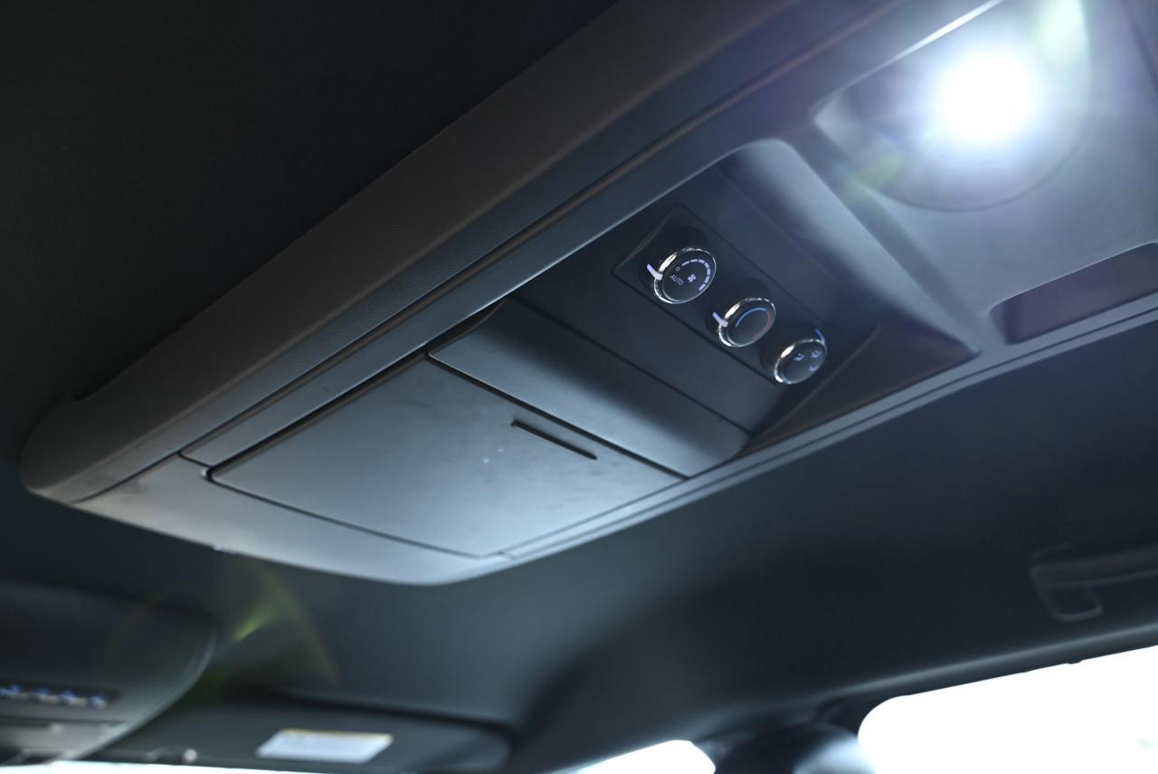 2017 Dodge Grand Caravan GT/ Leather/ Rear heat and A/C/ fully loaded/ 7 Se Photo